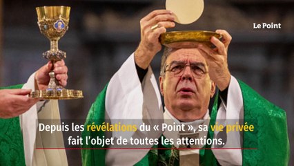 Mgr Aupetit photographié avec une femme