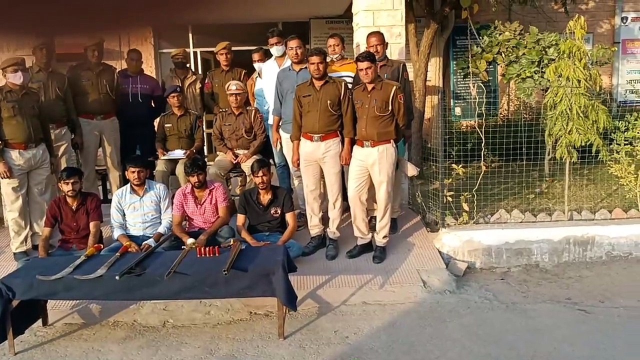 कार को टक्कर मार युवक का अपहरण, 11 लाख फिरौती मांगी
