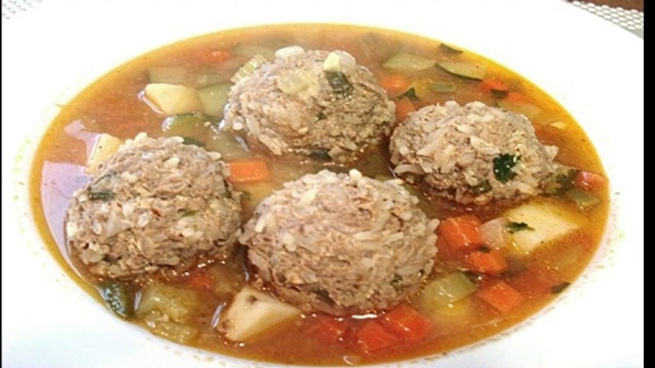 CALDO DE ALBONDIGAS - SOPA DE ALBONDIGAS.