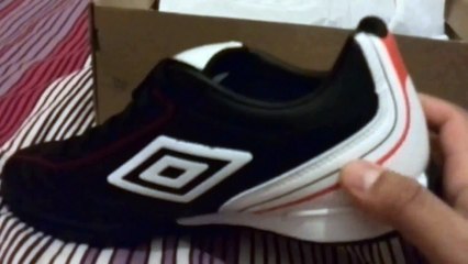 Umbro Classico TF Ashtro Turf Football Trainer (Review)