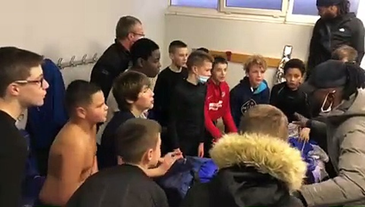 Ambiance dans les vestiaires de Champagne après la victoire des U 14 contre le Fc Vexin 3-2