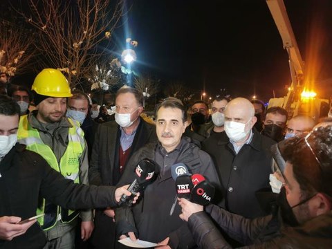 Bakan Dönmez Isparta'da sayaçların okunup elektrik faturası kesildiği iddialarını yalanladı