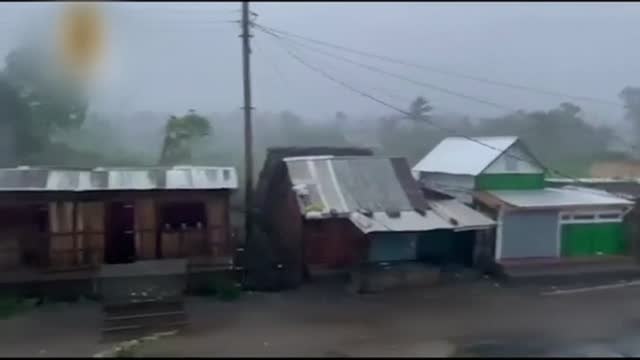 El tifón Batsirai deja 6 muertos a su paso por Madagascar