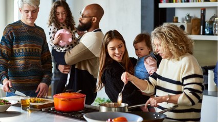 FEMME ACTUELLE - Des parents filment en direct les obsèques de leur fils, les internautes sont choqués