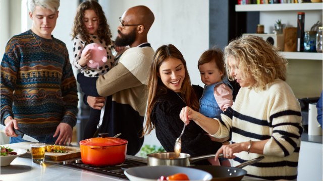 FEMME ACTUELLE - Des parents filment en direct les obsèques de leur fils, les internautes sont choqués