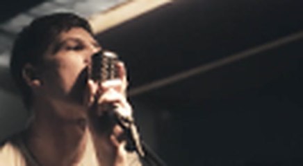 Crows perform 'Unwelcome Light' live at Jack Rocks The Macbeth