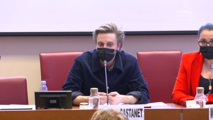 Victor Castanet sur Orpea: "Est-ce que je mettrais ma fille de 3 ans dans une crèche cotée en bourse ? Non, je ne le ferais pas"
