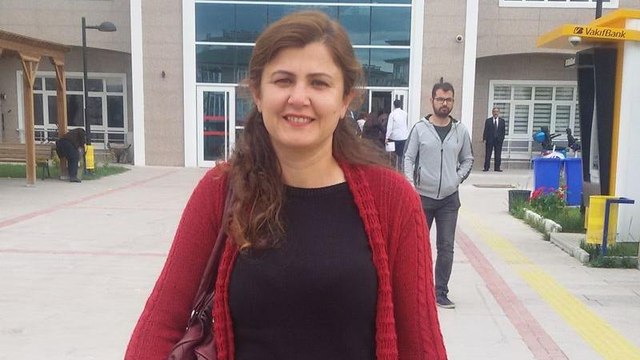 Ameliyat sonrası karantinaya giren kadın ve ailesi dört gündür elektriksiz ve susuz