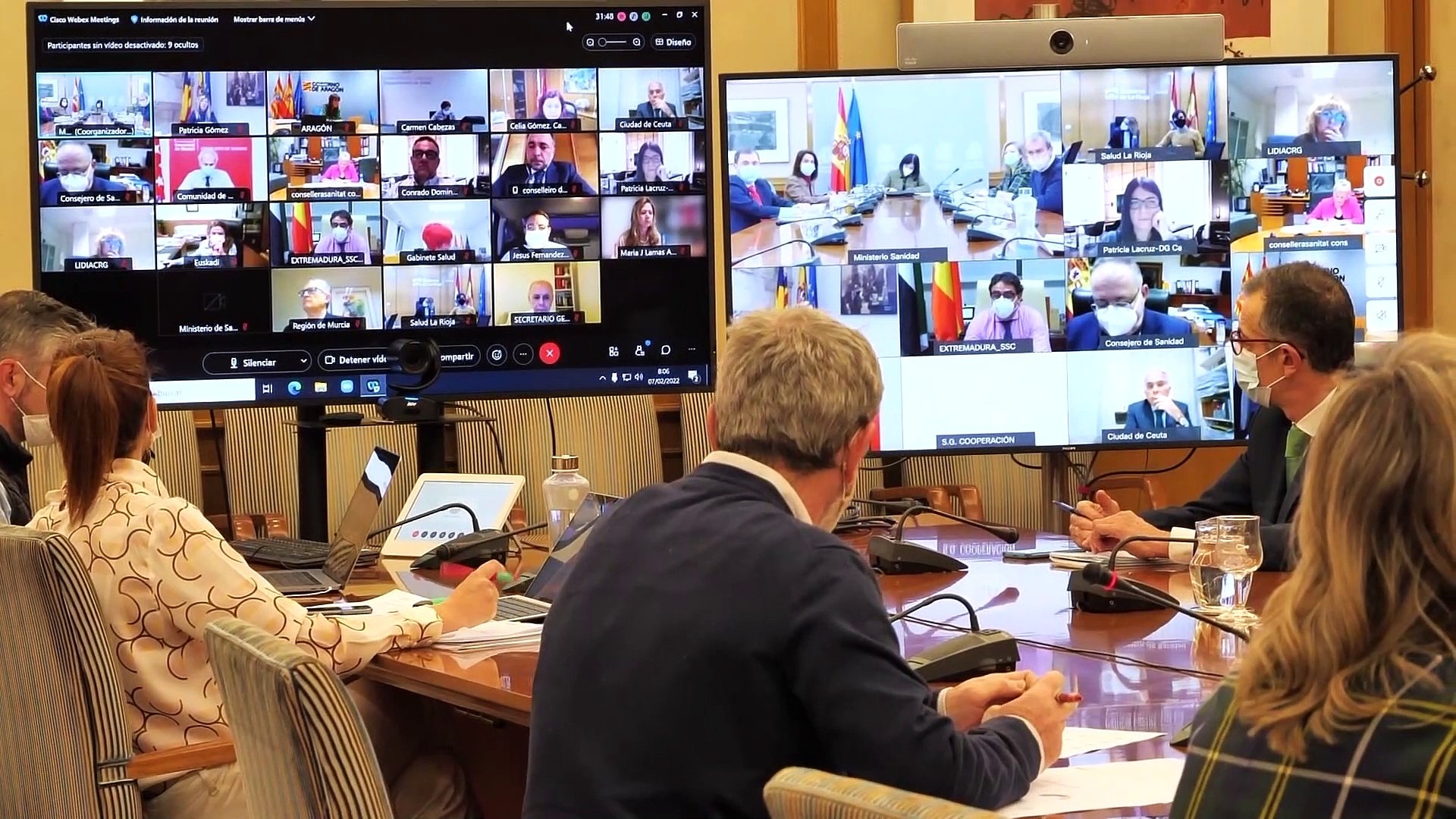 Sanidad y las CC.AA. acuerdan retirar las mascarillas en exteriores - Vídeo  Dailymotion