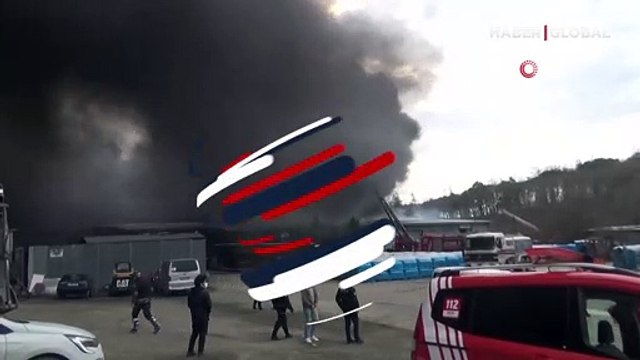 Son dakika! Kemerburgaz'da doğal kaynak suyu dolum tesisinde yangın