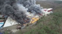 Kemerburgaz'da doğal kaynak suyu dolum tesisinde yangın