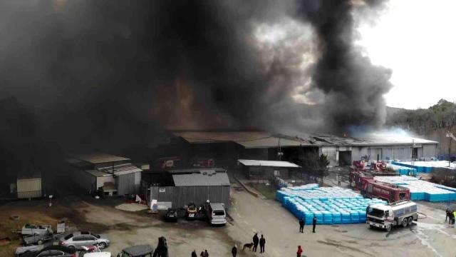 Son dakika haber! Kemerburgaz'da su dolum tesisinde yangın