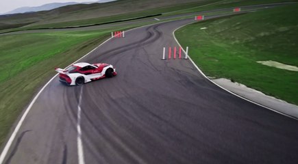 Vídeo: este es el primer coche autónomo que sabe driftar de verdad, ¡de locos!