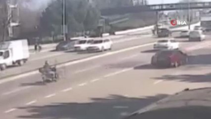 İhmal faciaya neden oluyordu: 9 araç birbirine girdi...O anlar kamerada