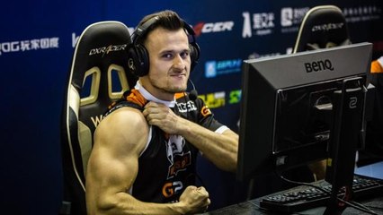 Emekli espor oyuncusu, çıktığı ilk MMA maçını kazandı