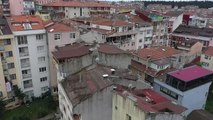 Son dakika! Üsküdar'da 3 katlı binanın üst katında patlama - Drone