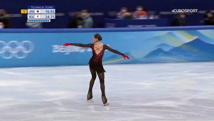 A 15 ans, Valieva marque les Jeux : son quadruple saut déjà historique en vidéo | JO 2022