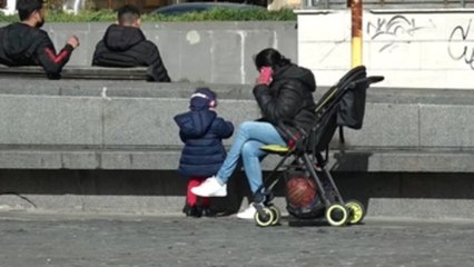Italia limita desde hoy la educación a distancia en los colegios