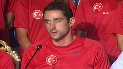 Son dakika 3. sayfa: Eski milli yüzücü Derya Büyükuncu hakkında yakalama kararı
