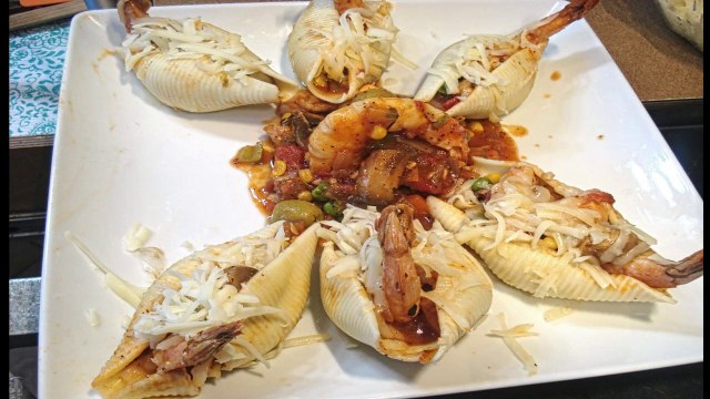 CODITO JUMBO RELLENAS DE CAMARON _ HOW TO MAKE SHELLS JUMBO PASTA STUFFED WITH SHRIMP.