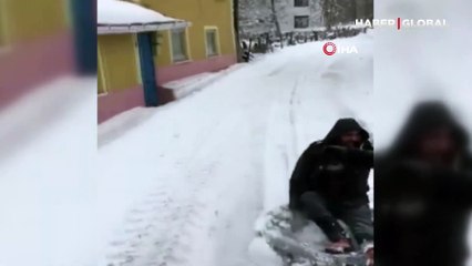 Kastamonu'da tır tekerleği ile kayak keyfi yaptılar