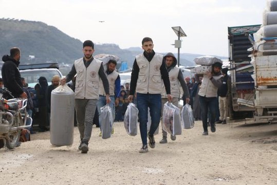 Suriye'deki ihtiyaç sahiplerine 20 tır insani yardım malzemesi gönderildi