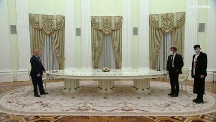 الأزمة الأوكرانية | بوتين يشيد بالجهود الفرنسية وماكرون يأمل في خفض التصعيد