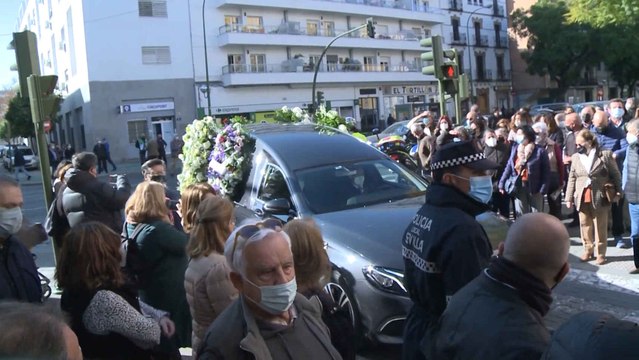 Multitudinario último adiós a Pascual González, fundador de 'Cantores de Híspalis'