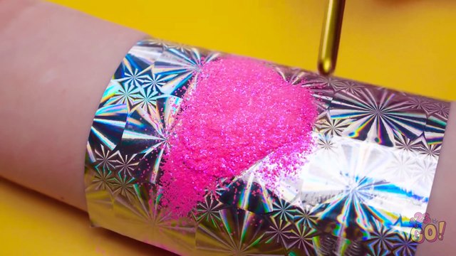 FANTASTIC BEAUTY HACKS AND MAKEUP TRENDS || From Nerd to Popular | Cool Hair Dyeing Tips by 123 GO!