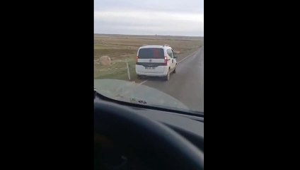 İple bağlanan koyun, kilometrelerce sürüklendi! Görüntüler yürek dağladı