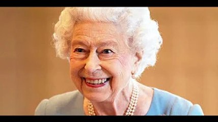 Queen Elizabeth Returns to Windsor After Historic Announcement (and a Surprise at Sandringham!)
