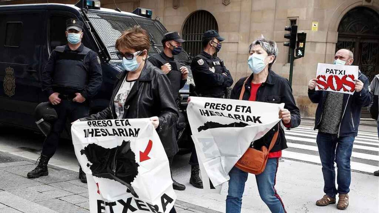 Comisión del Parlamento Europeo considera los crímenes terroristas de ETA "como delitos de lesa humanidad