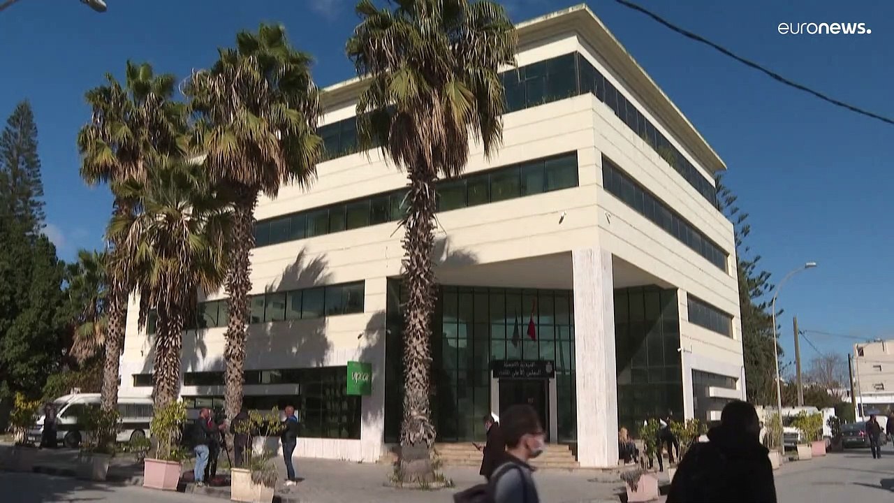 قلقٌ أوروبي إثر قرار الرئيس التونسي حلّ المجلس الأعلى للقضاء