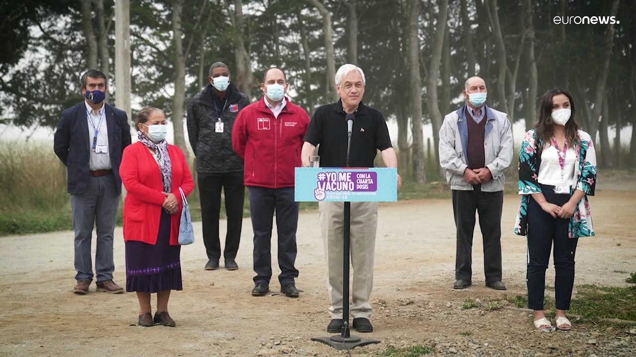 Chile extiende la cuarta dosis a los mayores de 55 años, la franja de edad del presidente Piñera
