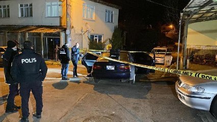 OTOMOBİLİ DURDURUP TÜFEKLE BACAĞINDAN VURDU