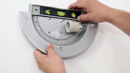 Les Tutos Maison & Travaux - Comment poser une applique au mur ?