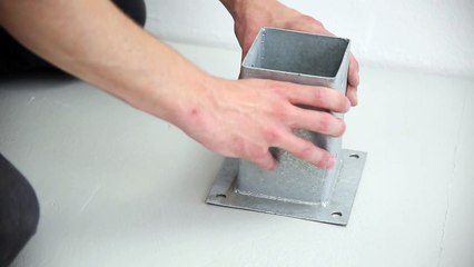 Les Tutos Maison & Travaux - Comment fixer une applique pour pilier de clôture ?