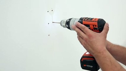 Les Tutos Maison & Travaux - Comment fabriquer une table pliante suspendue ?