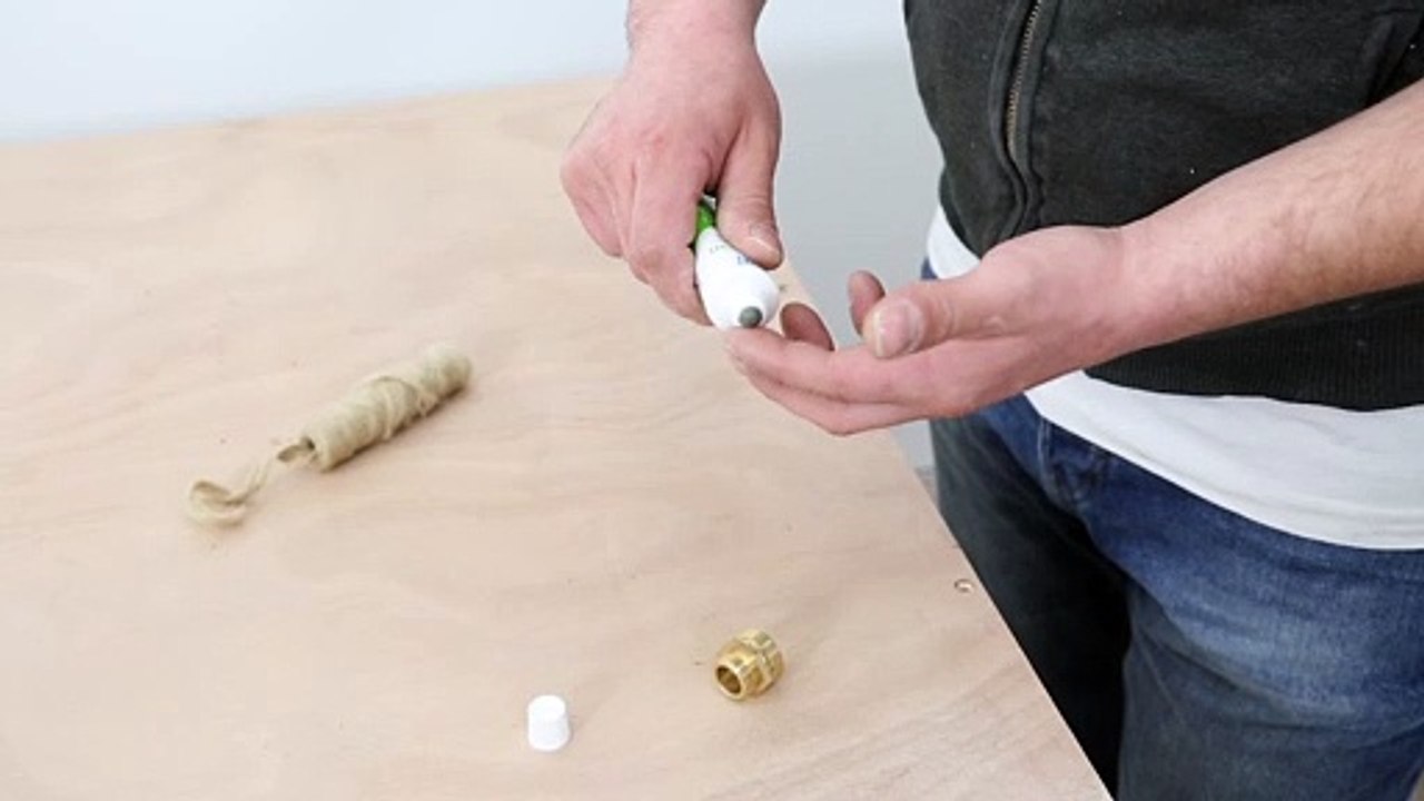 Les Tutos Maison & Travaux - Comment réaliser un joint filasse ?