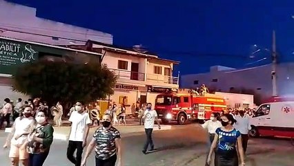 Centenas de pessoas acompanham velório e sepultamento de ex-prefeita de São João do Rio do Peixe