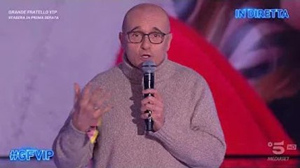 Alfonso Signorini lo ha ammesso “I concorrenti non ne possono più dei malumori di Alessandro e Soph
