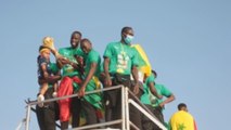 Miles de personas reciben en Dakar a la selección de Senegal