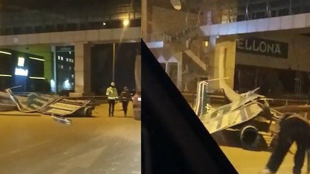 Bursa'da şiddetli lodos trafik levhalarını devirdi