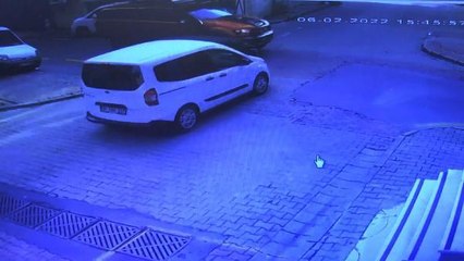 Son dakika haberi: KAĞITHANE'DE 2 ARACIN ÇARPIŞTIĞI KAZA KAMERADA