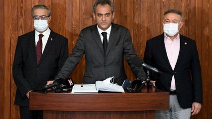 Bakan Özer: Omicron’un okullara yansıması düşük
