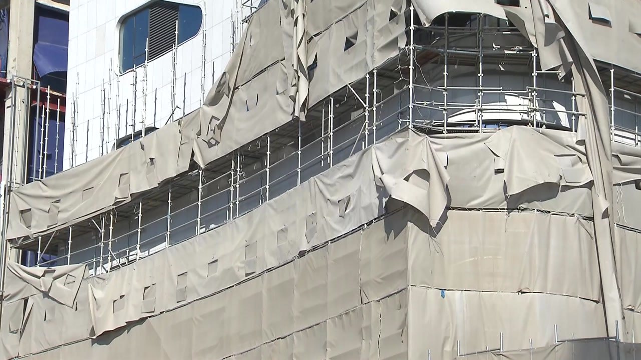 경기도 성남 공사현장 추락사고...작업자 2명 사망 / YTN