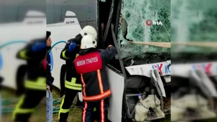 Yolcu otobüsü kamyona çarptı: 9 yaralı