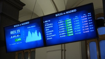 El Ibex 35 suma más de un 1 % impulsado por la banca