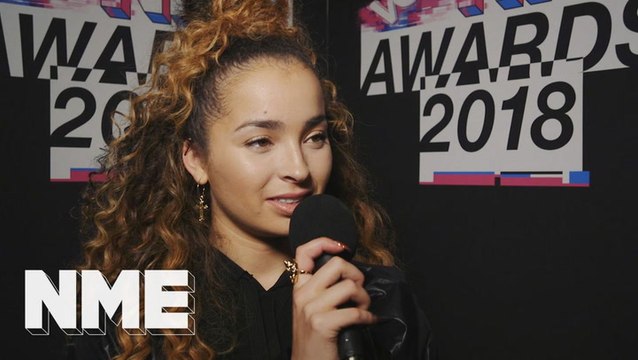 Ella Eyre + Professor Green: Who isn't an Oasis fan? It's heritage! | VO5 NME Awards 2018