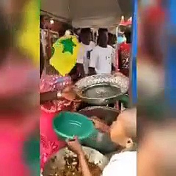 Côte d’Ivoire : Une vendeuse offre gratuitement son “thièp” après le sacre des Lions